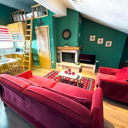 Apartamento Cozy Elegance Above Korca Exterior foto