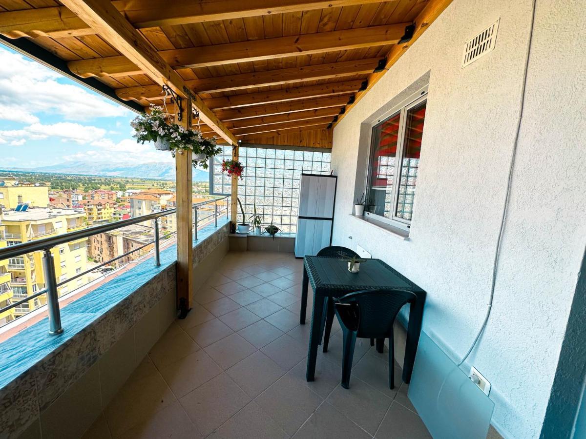 Apartamento Cozy Elegance Above Korca Exterior foto