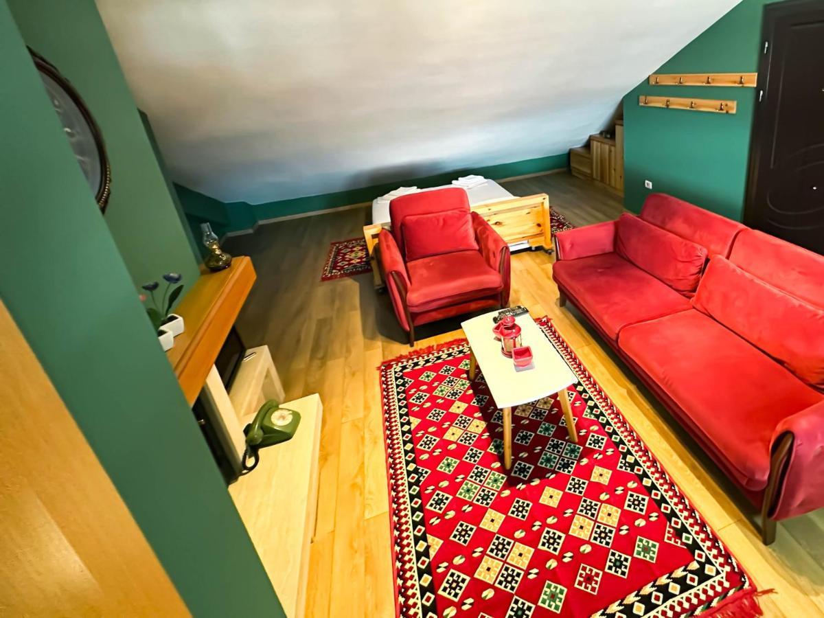 Apartamento Cozy Elegance Above Korca Exterior foto