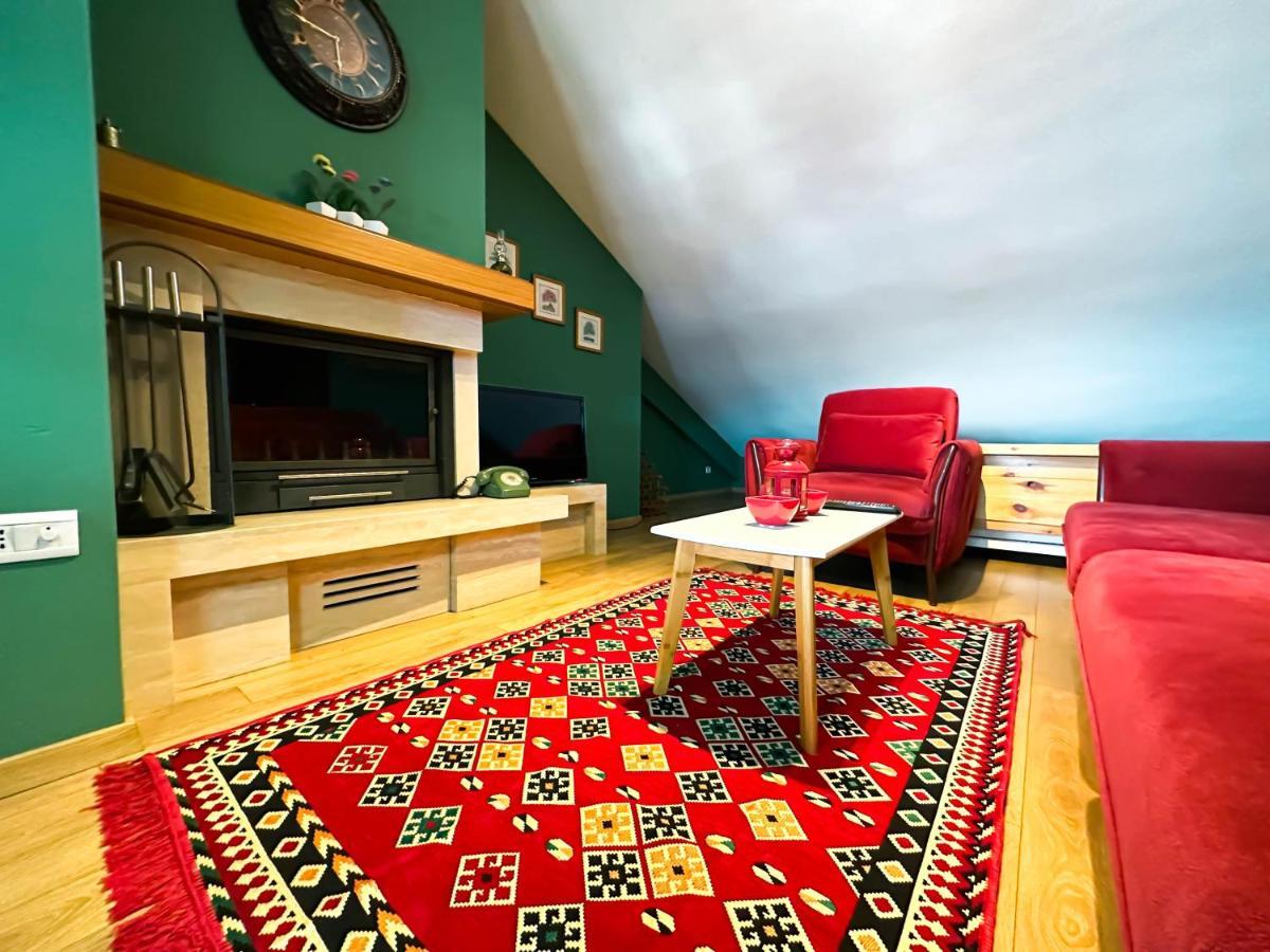 Apartamento Cozy Elegance Above Korca Exterior foto