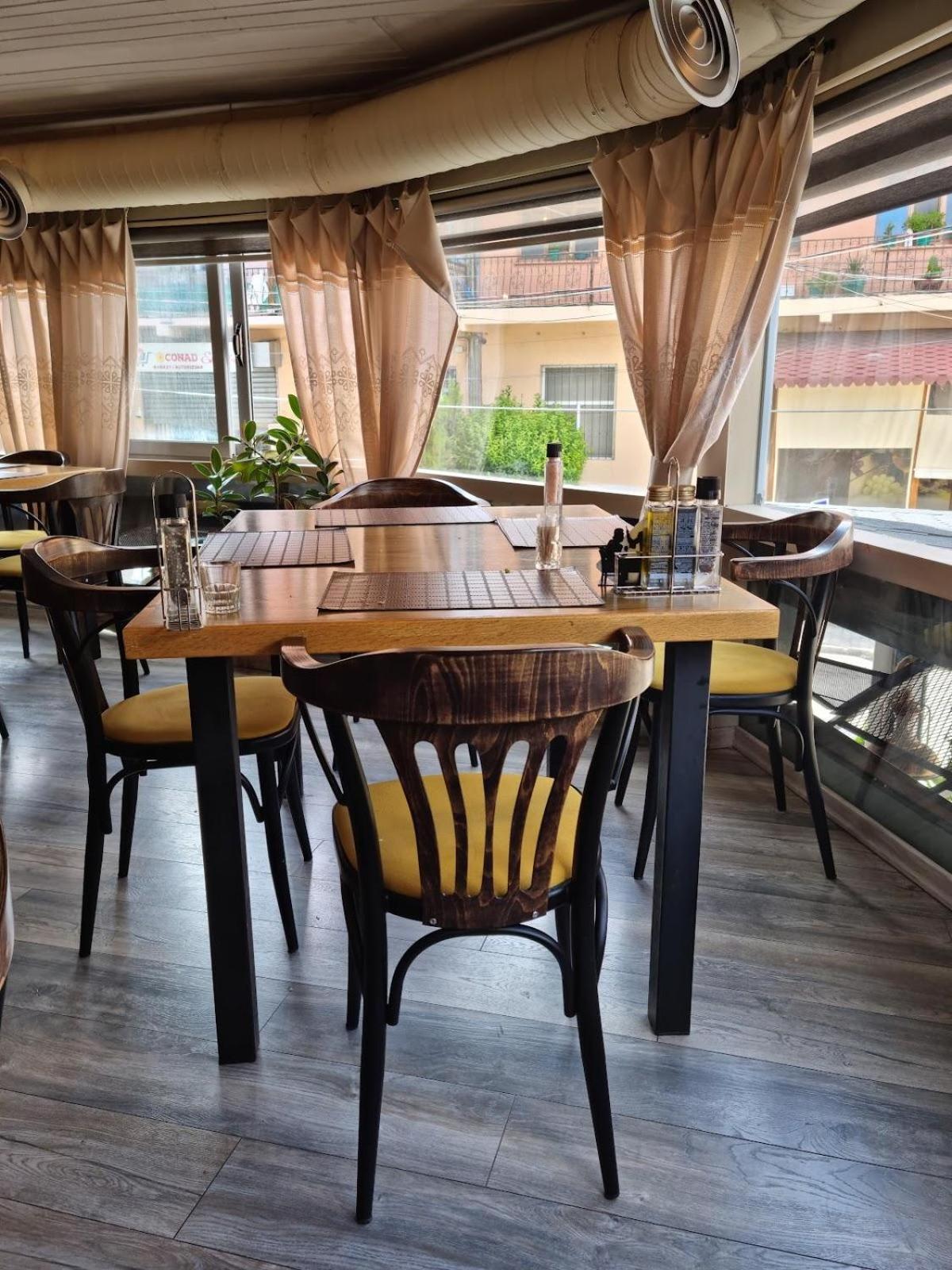 Apartamento Cozy Elegance Above Korca Exterior foto